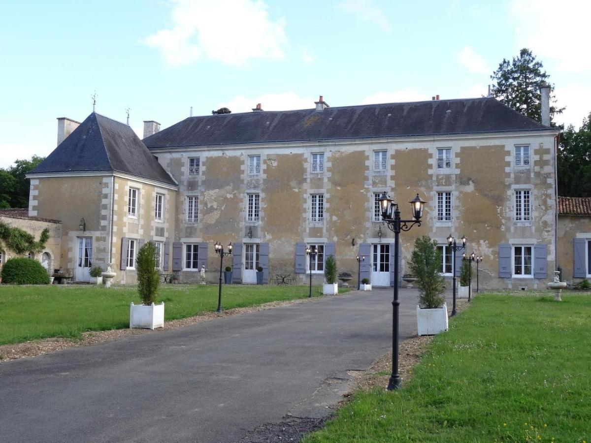 Chateau De La Touche Proche Poitiers Hotel Savigny-Levescault Exterior photo